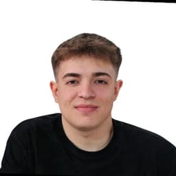 Retrato del ingeniero informático cofundador y CEO de TherapyRecap